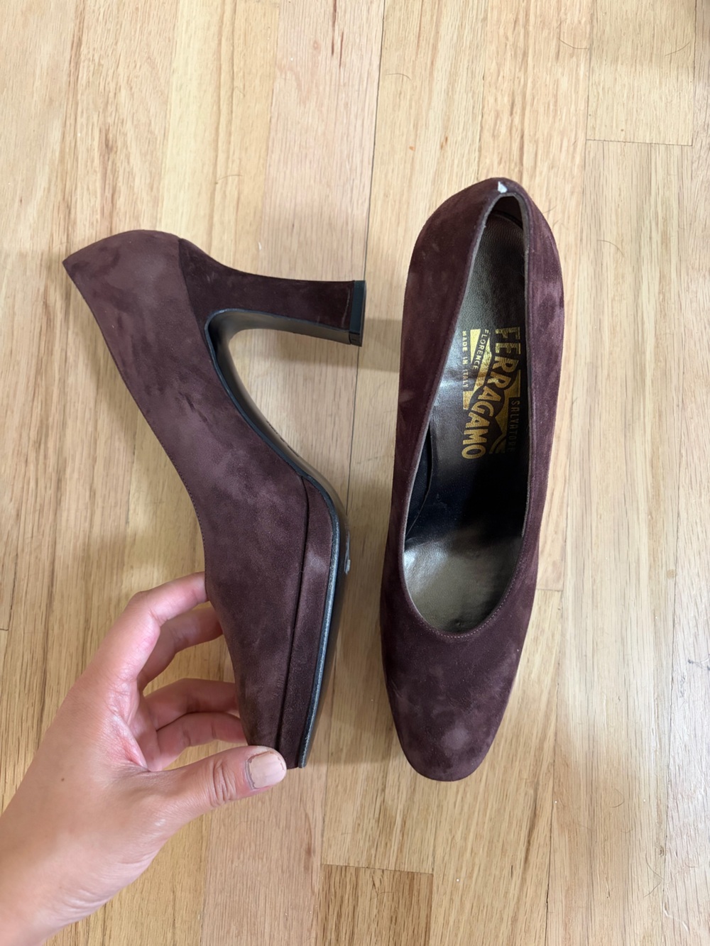 Salvatore Ferragamo Dark Chocolate Brown Suede Pumps size 8.5 AA